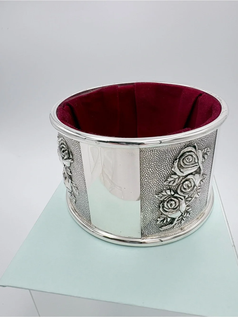 Vintage Elegant Silver Plated Rose Embossed Decorative Trinket/Jewely Box w/Lid